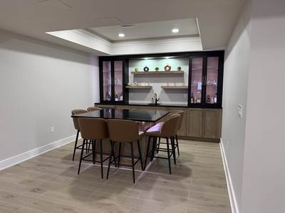 Veined Ivory Retreat