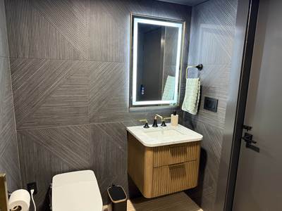 Veined Ivory Retreat